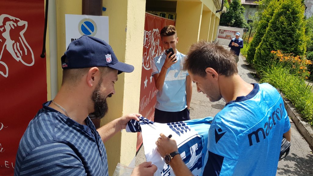 Lulic Signing 4